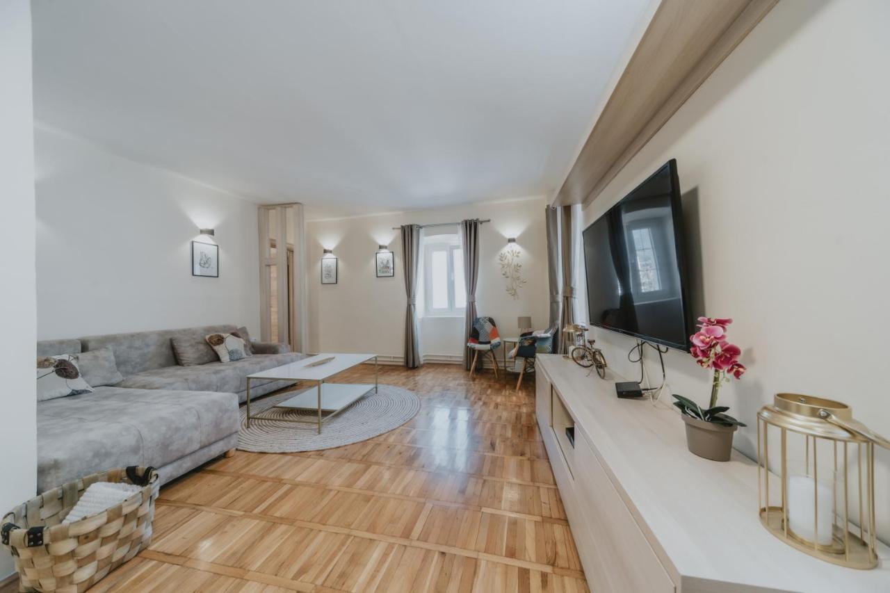 Regina Apartments Budva Eksteriør bilde