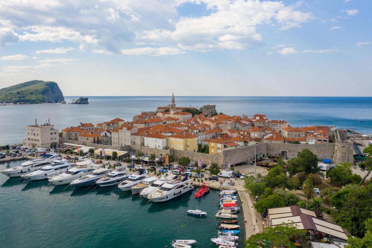 Regina Apartments Budva Eksteriør bilde
