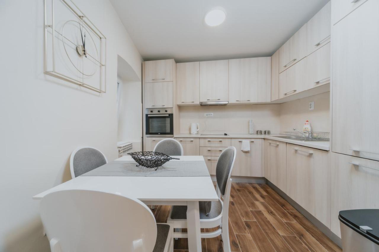 Regina Apartments Budva Eksteriør bilde