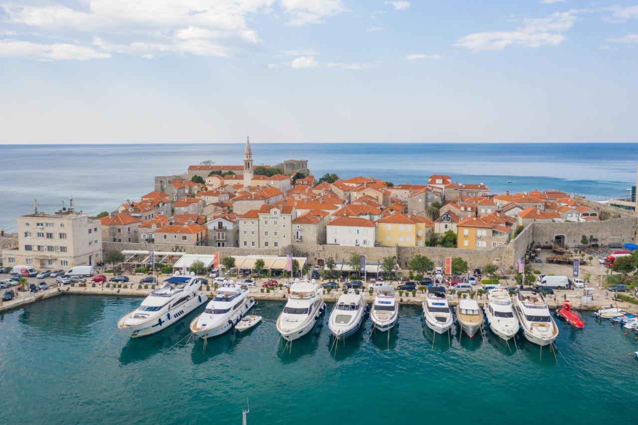 Regina Apartments Budva Eksteriør bilde